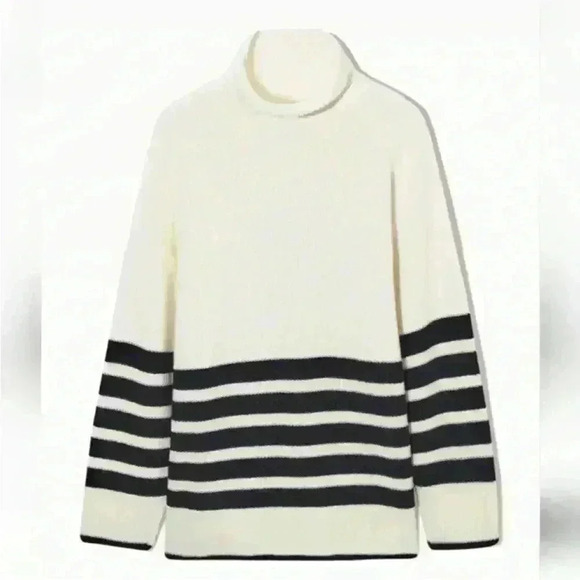 COS Roll neck sweater in white and black striped wool and cotton blend - Picture 4 of 12
